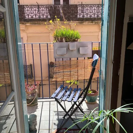 A Avec Balcon * Σετ