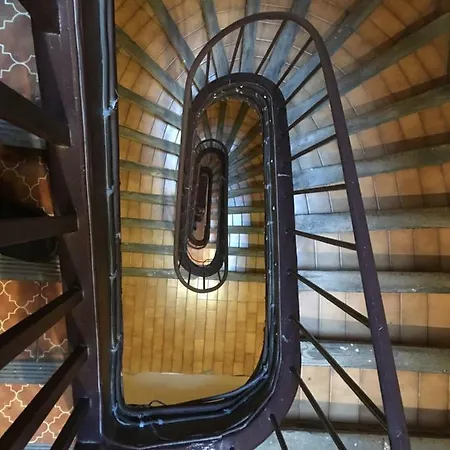 A Avec Balcon Appartement Sète